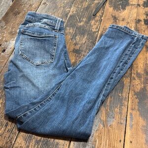 Women's Skinny Stretch Jeans in Mid Blue